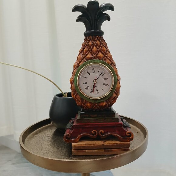 Table Clock - Picture 3 of 3